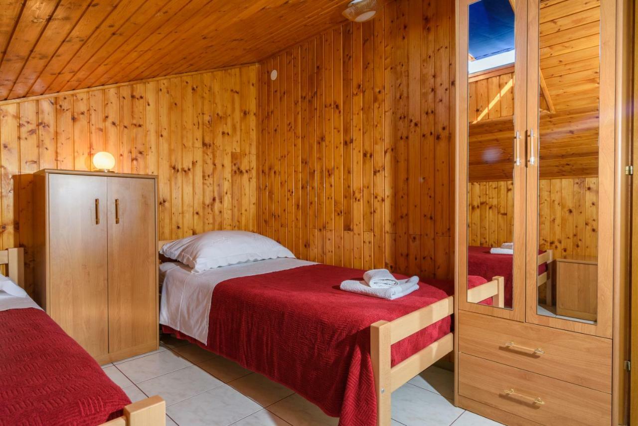 Accommodation Mamut Traù Esterno foto