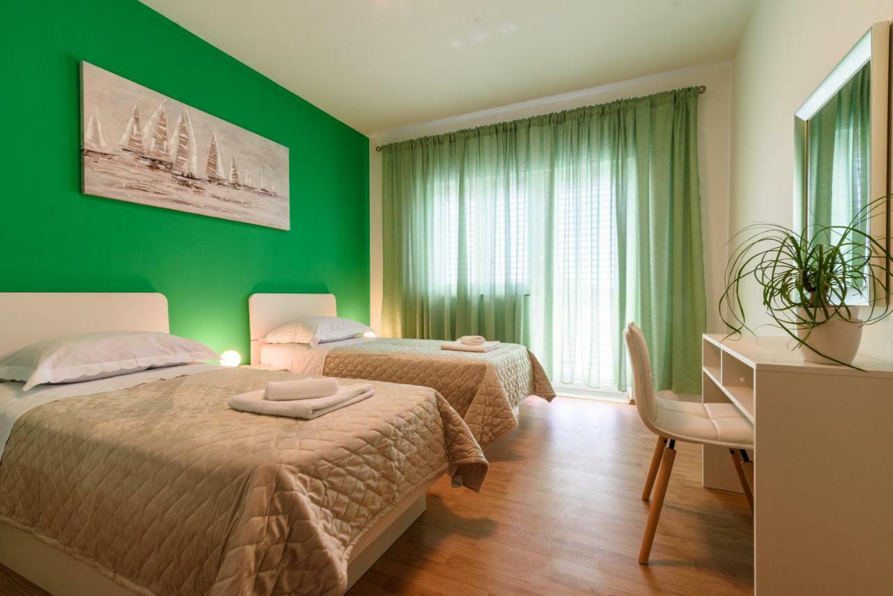 Accommodation Mamut Traù Esterno foto